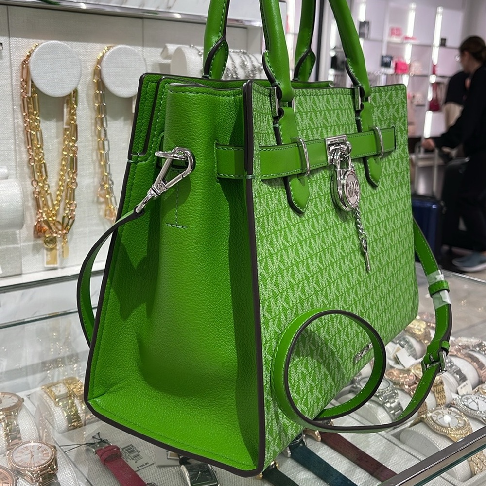 Michael Kors Hamilton Medium Signature Logo Satchel
Jungle Green 
NWT - Picture 9 of 16